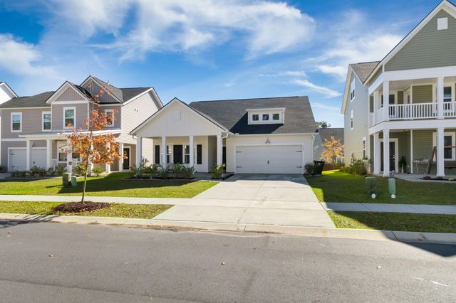 225 Red Bluff Street, Summerville, SC 29483