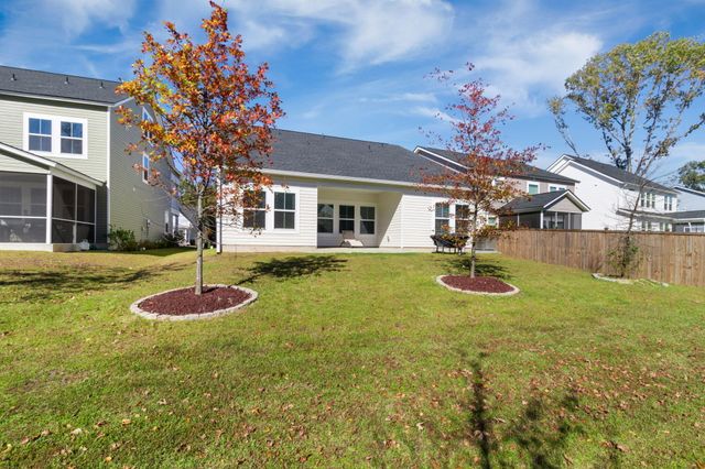 225 Red Bluff Street, Summerville, SC 29483