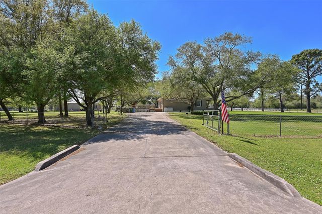 1 Wolfe Lane, Manvel, TX 77578