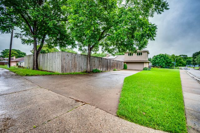 947 Rock Canyon Drive, Duncanville, TX 75137