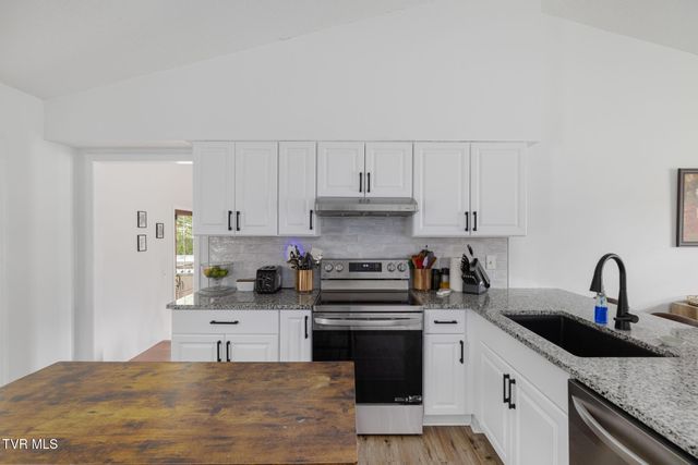 1069 Gray Station Road, Gray, TN 37615