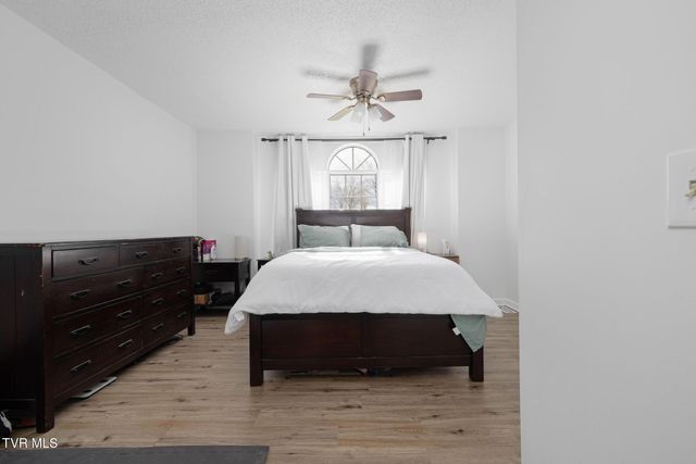 1069 Gray Station Road, Gray, TN 37615