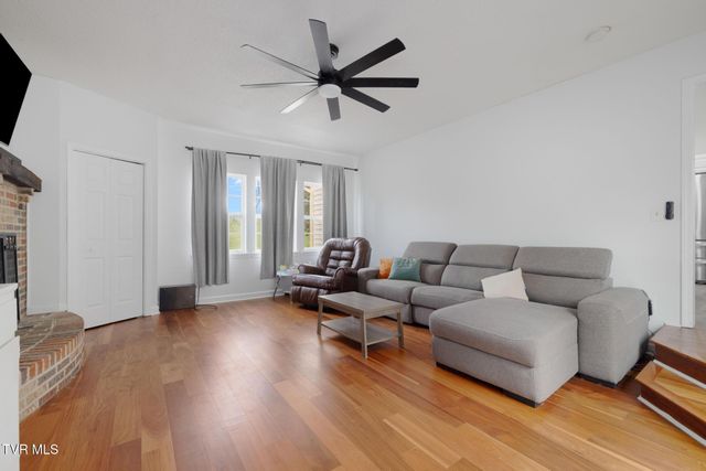 1069 Gray Station Road, Gray, TN 37615