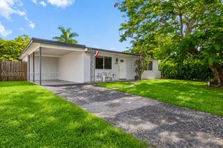 8921 NW 26th Pl, Sunrise, FL 33322