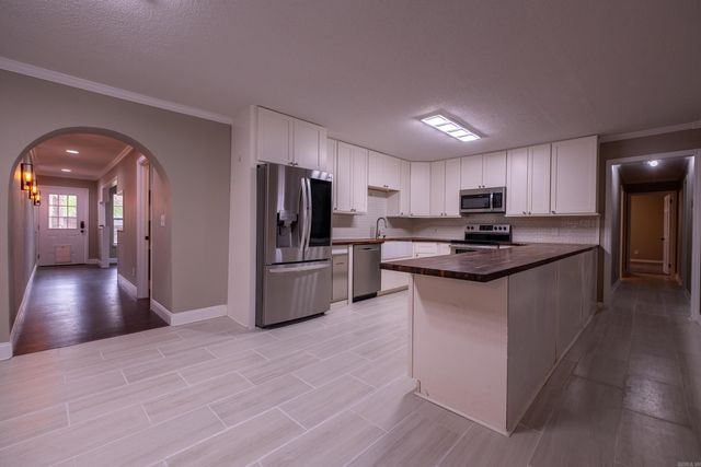 3636 T. P. White Dr, Jacksonville, AR 72076