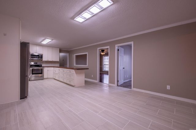 3636 T. P. White Dr, Jacksonville, AR 72076