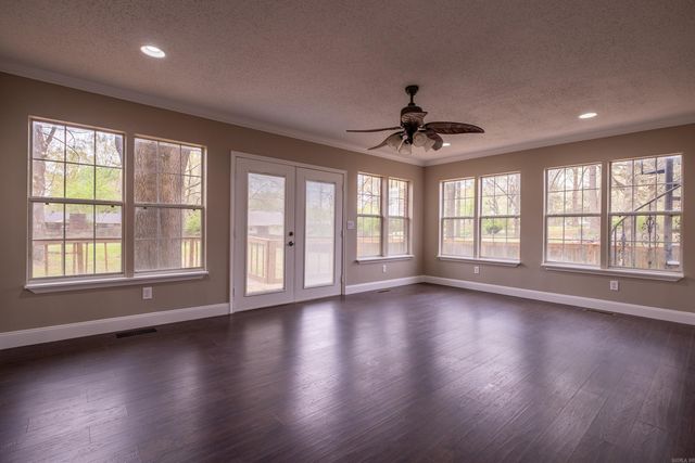 3636 T. P. White Dr, Jacksonville, AR 72076