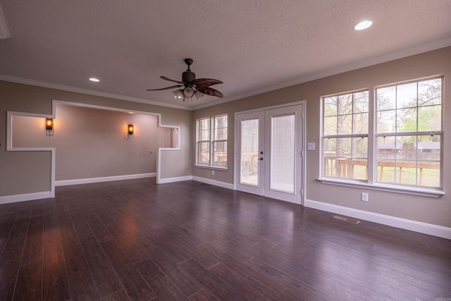 3636 T. P. White Dr, Jacksonville, AR 72076