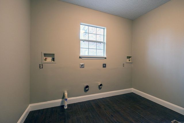 3636 T. P. White Dr, Jacksonville, AR 72076