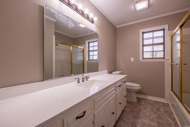 3636 T. P. White Dr, Jacksonville, AR 72076