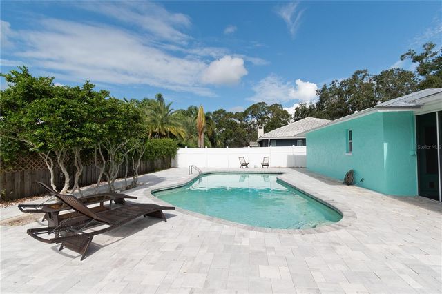 1250 DINNERBELL LANE E, Dunedin, FL 34698