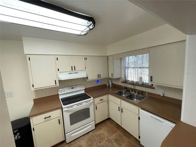 13950 SE HIGHWAY 42, Weirsdale, FL 32195