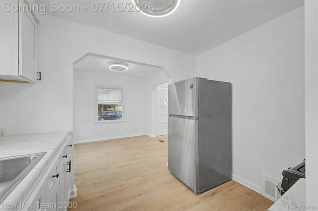 1670 Riverbank Street, Lincoln Park, MI 48146