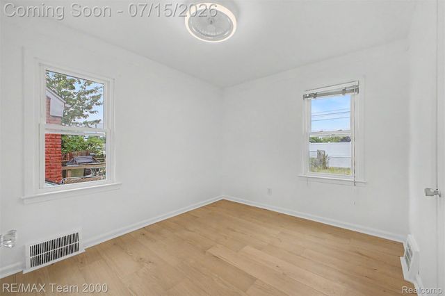 1670 Riverbank Street, Lincoln Park, MI 48146