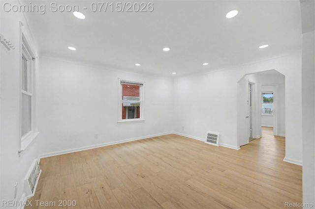 1670 Riverbank Street, Lincoln Park, MI 48146