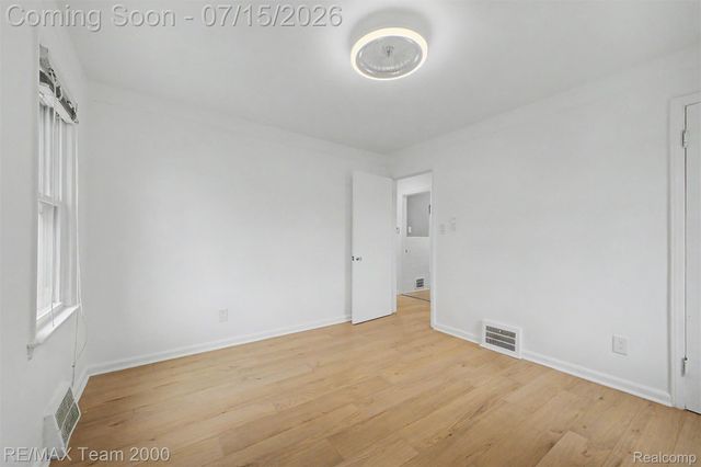 1670 Riverbank Street, Lincoln Park, MI 48146