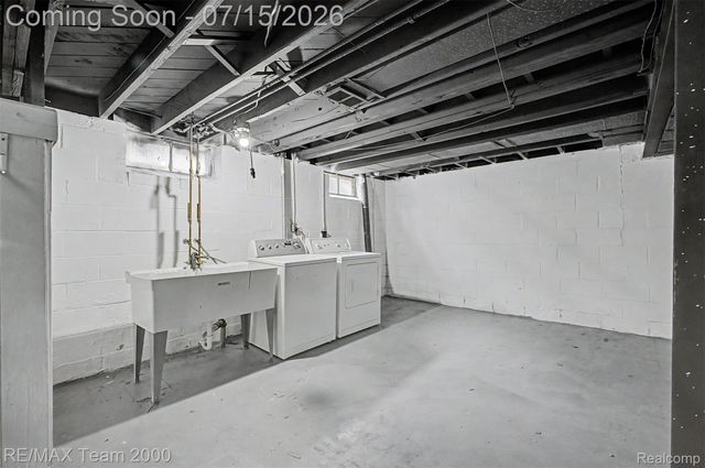 1670 Riverbank Street, Lincoln Park, MI 48146