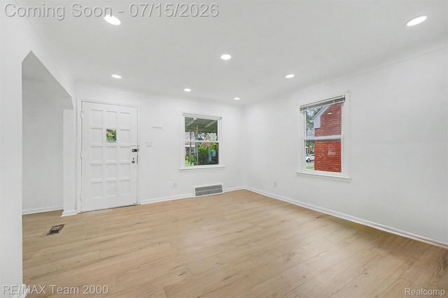 1670 Riverbank Street, Lincoln Park, MI 48146