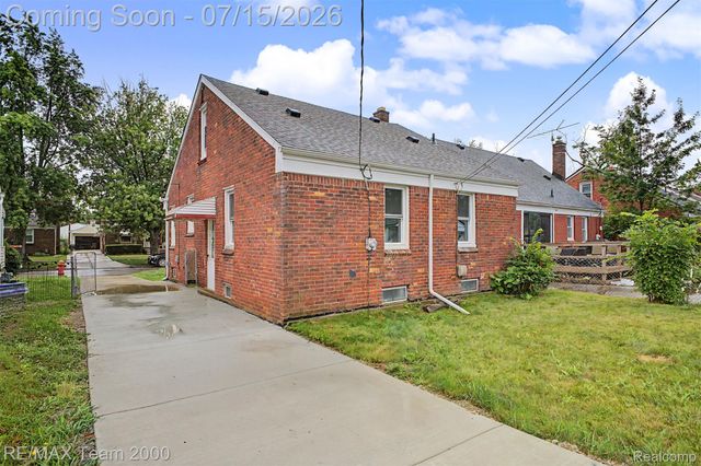 1670 Riverbank Street, Lincoln Park, MI 48146