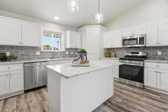 W7097 JACLYN LANE, Greenville, WI 54942