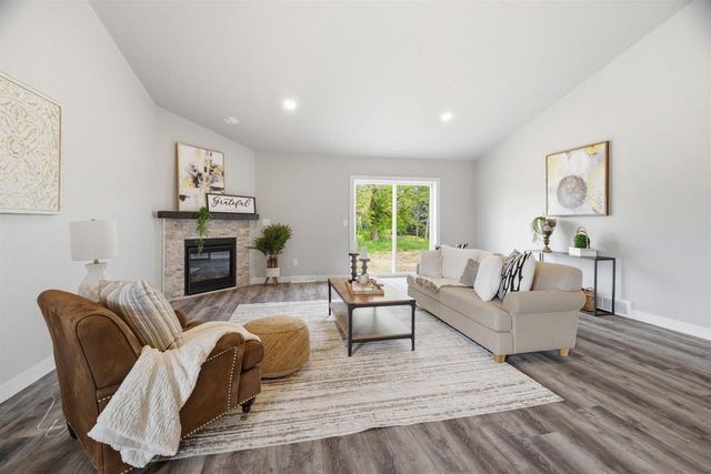 W7097 JACLYN LANE, Greenville, WI 54942