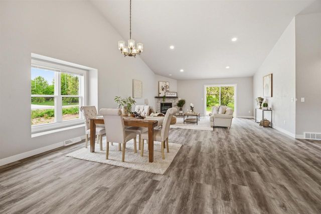 W7097 JACLYN LANE, Greenville, WI 54942