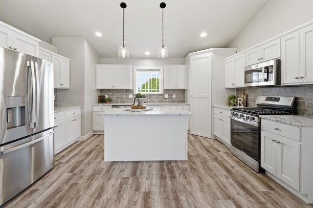 W7097 JACLYN LANE, Greenville, WI 54942