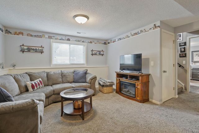 7441 Drew Avenue N, Brooklyn Park, MN 55443