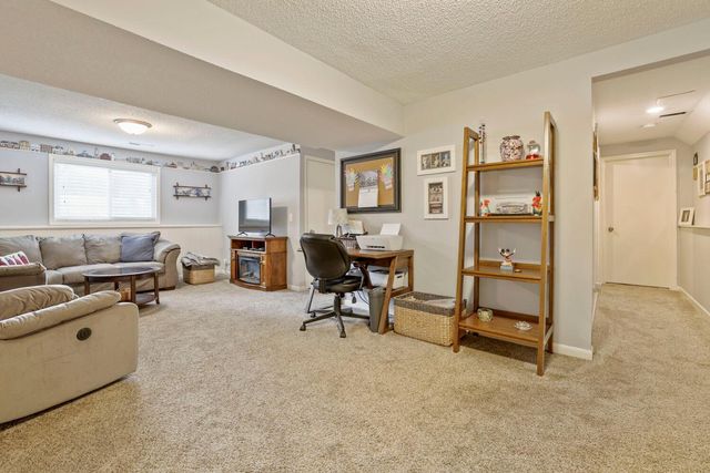 7441 Drew Avenue N, Brooklyn Park, MN 55443