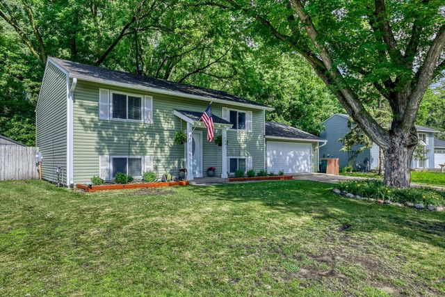7441 Drew Avenue N, Brooklyn Park, MN 55443
