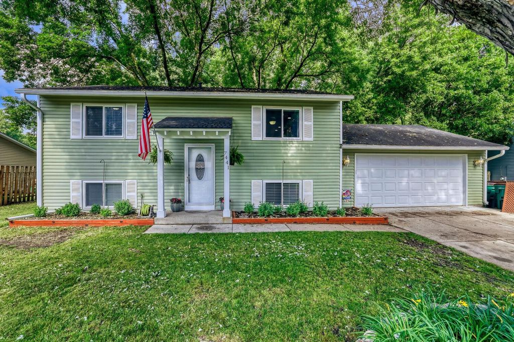 7441 Drew Avenue N, Brooklyn Park, MN 55443