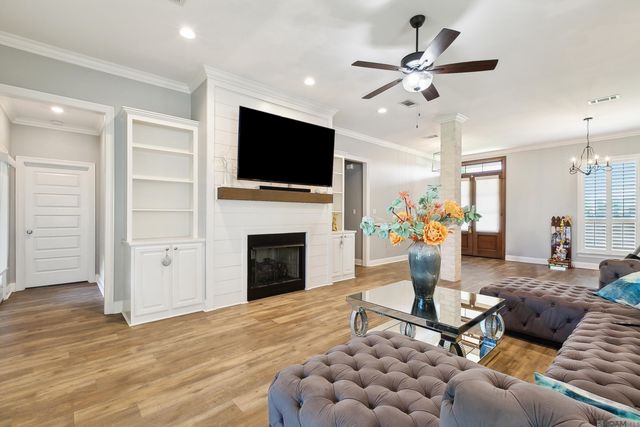 38052 N Robert Wilson Rd, Gonzales, LA 70737