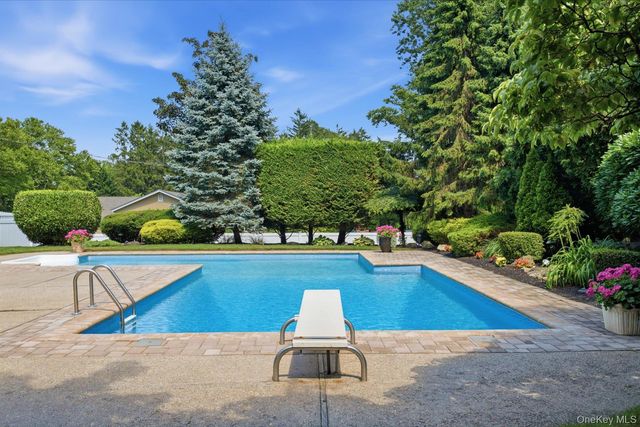 26 Lorijean Lane, East Northport, NY 11731