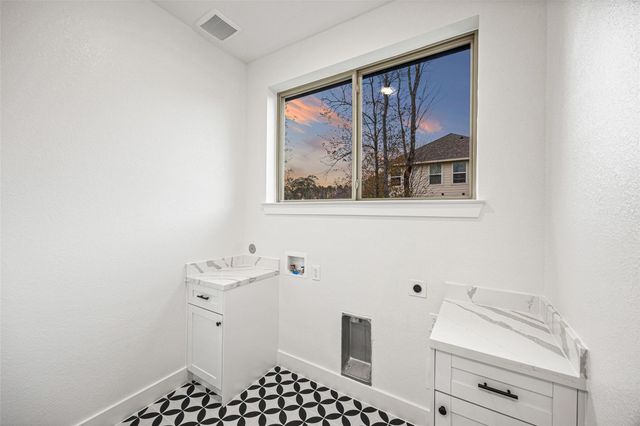 525 County Road 6617, Dayton, TX 77535