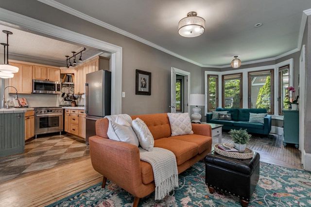 1001 S LAWE STREET, Appleton, WI 54915