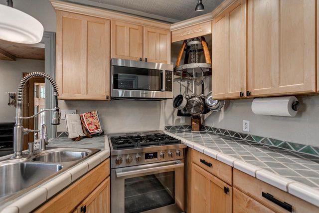 1001 S LAWE STREET, Appleton, WI 54915