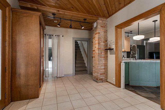 1001 S LAWE STREET, Appleton, WI 54915