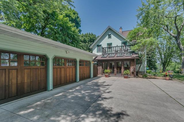 1001 S LAWE STREET, Appleton, WI 54915