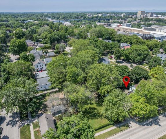 1001 S LAWE STREET, Appleton, WI 54915
