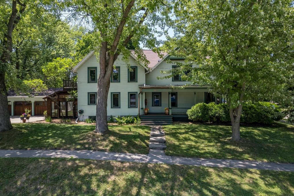 1001 S LAWE STREET, Appleton, WI 54915