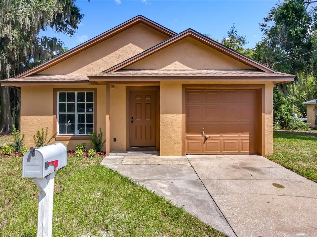 403 HAWKINS LANE, Eustis, FL 32726