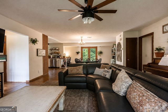 143 Hammond Road, Jackson, GA 30233