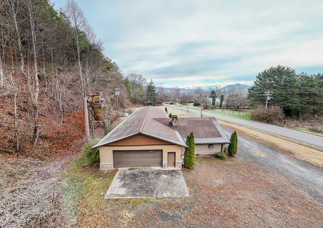 6785 Airport Road, Andrews, NC 28901