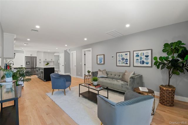 845 Islip Avenue, Central Islip, NY 11722