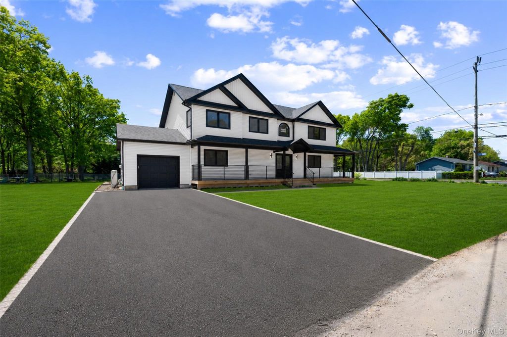 845 Islip Avenue, Central Islip, NY 11722