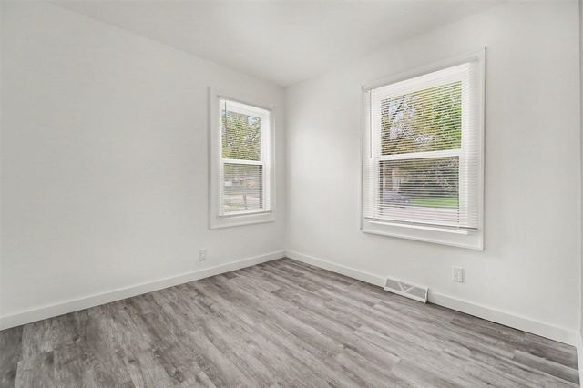 466 W Maxlow Avenue, Hazel Park, MI 48030