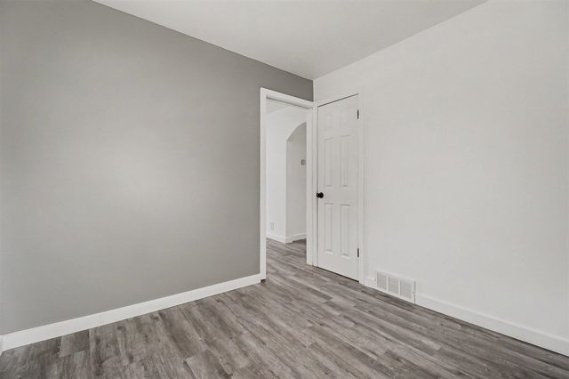 466 W Maxlow Avenue, Hazel Park, MI 48030