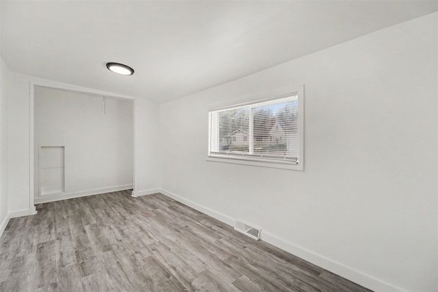 466 W Maxlow Avenue, Hazel Park, MI 48030