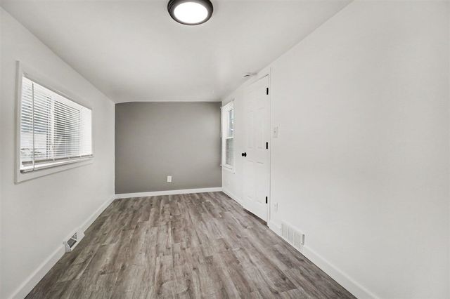 466 W Maxlow Avenue, Hazel Park, MI 48030