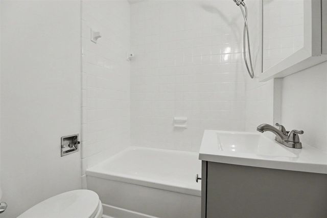 466 W Maxlow Avenue, Hazel Park, MI 48030
